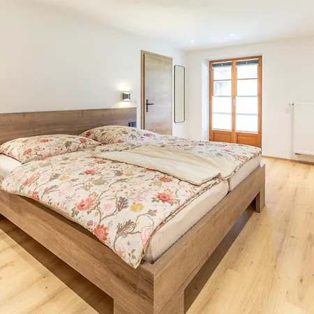 Gaestehaus Zum Thoma *