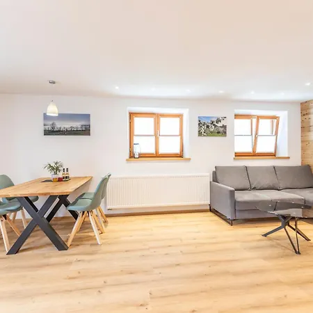 Gaestehaus Zum Thoma شقة *