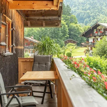 Gaestehaus Zum Thoma *